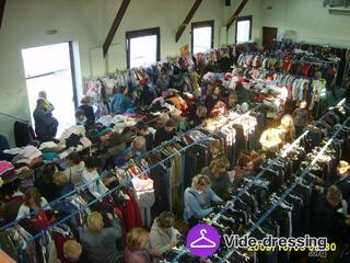 Photo du vide-dressing bourse aux vêtements d'Hiver