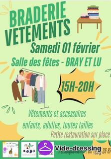 Photo du vide-dressing braderie aux vetements