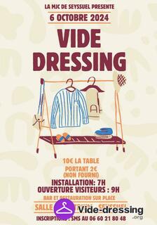 Photo du vide-dressing Vide dressing vêtements accessoires